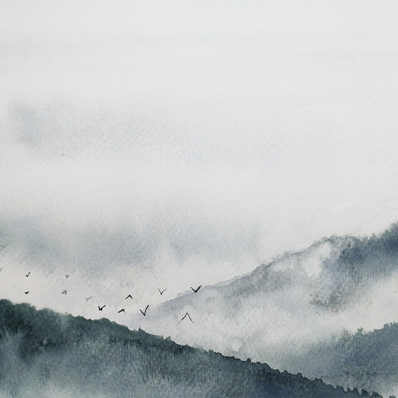 Nebelige Landschaft im Gemälde-Stil – Grau, Schwarz
