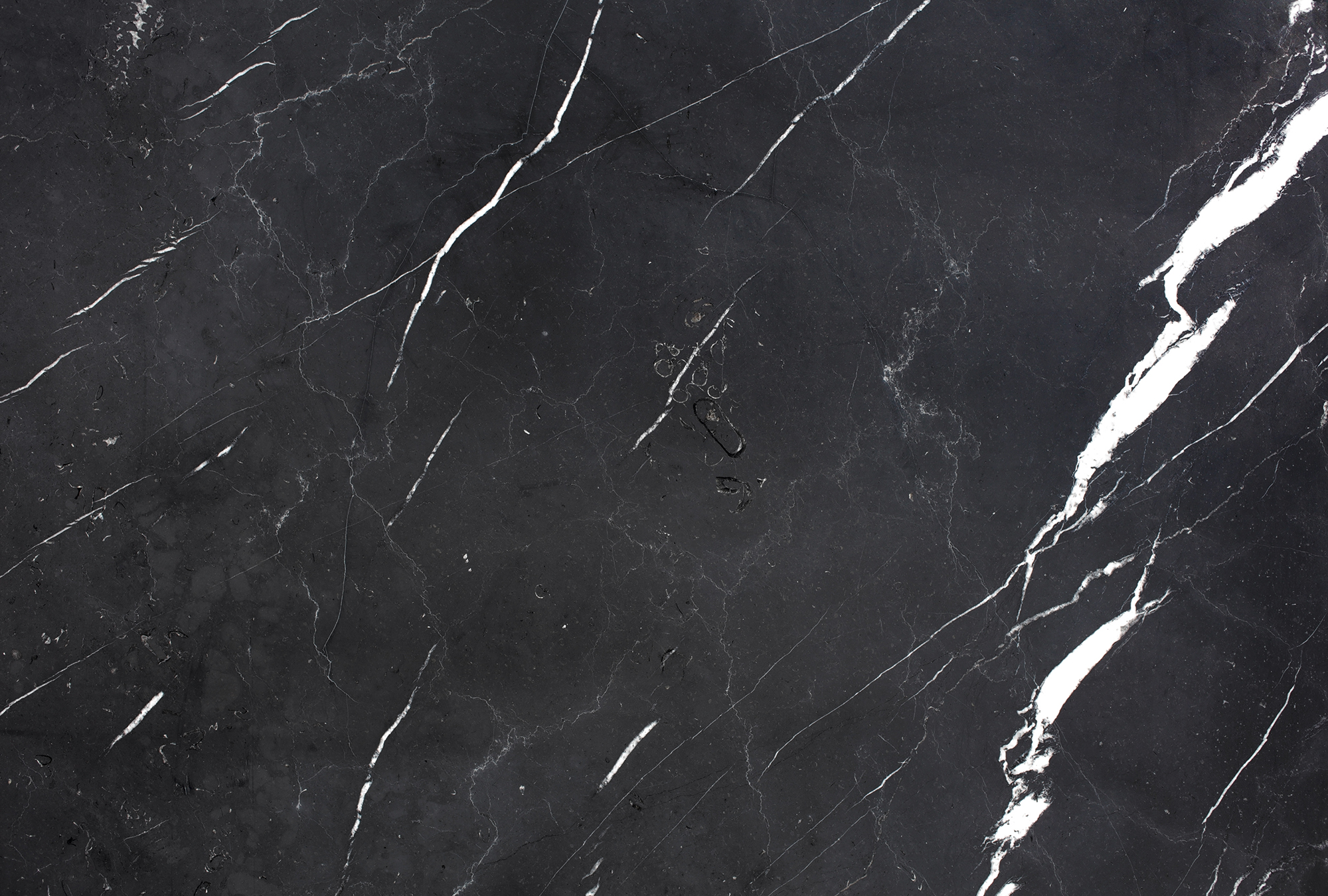            Marmor Fototapete Schwarz mit heller Marmorierung – Schwarz, Weiß
        