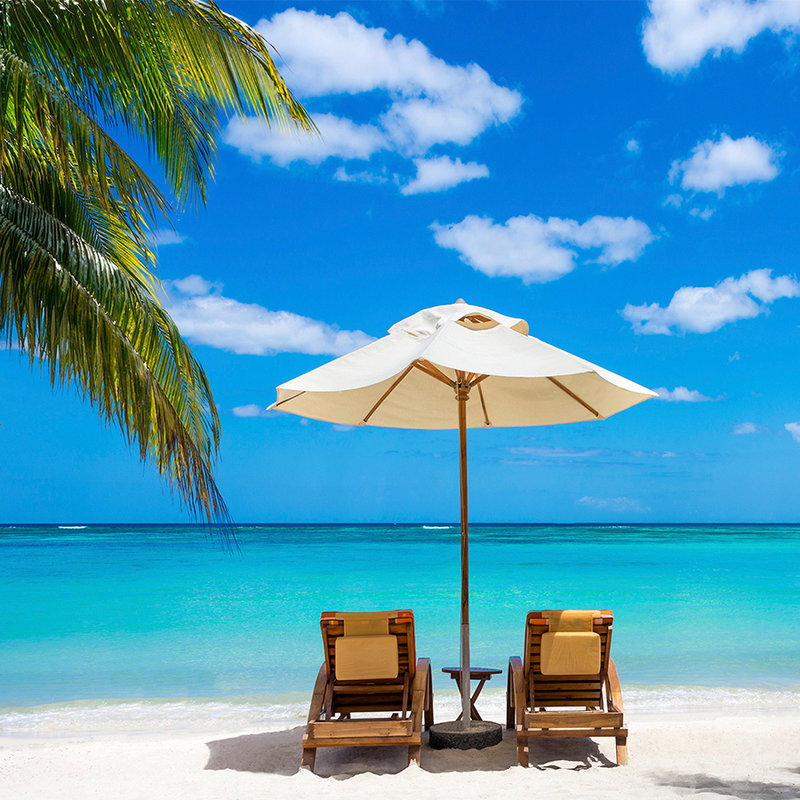 Fototapete Strand mit Liegestühlen – Premium Glattvlies
