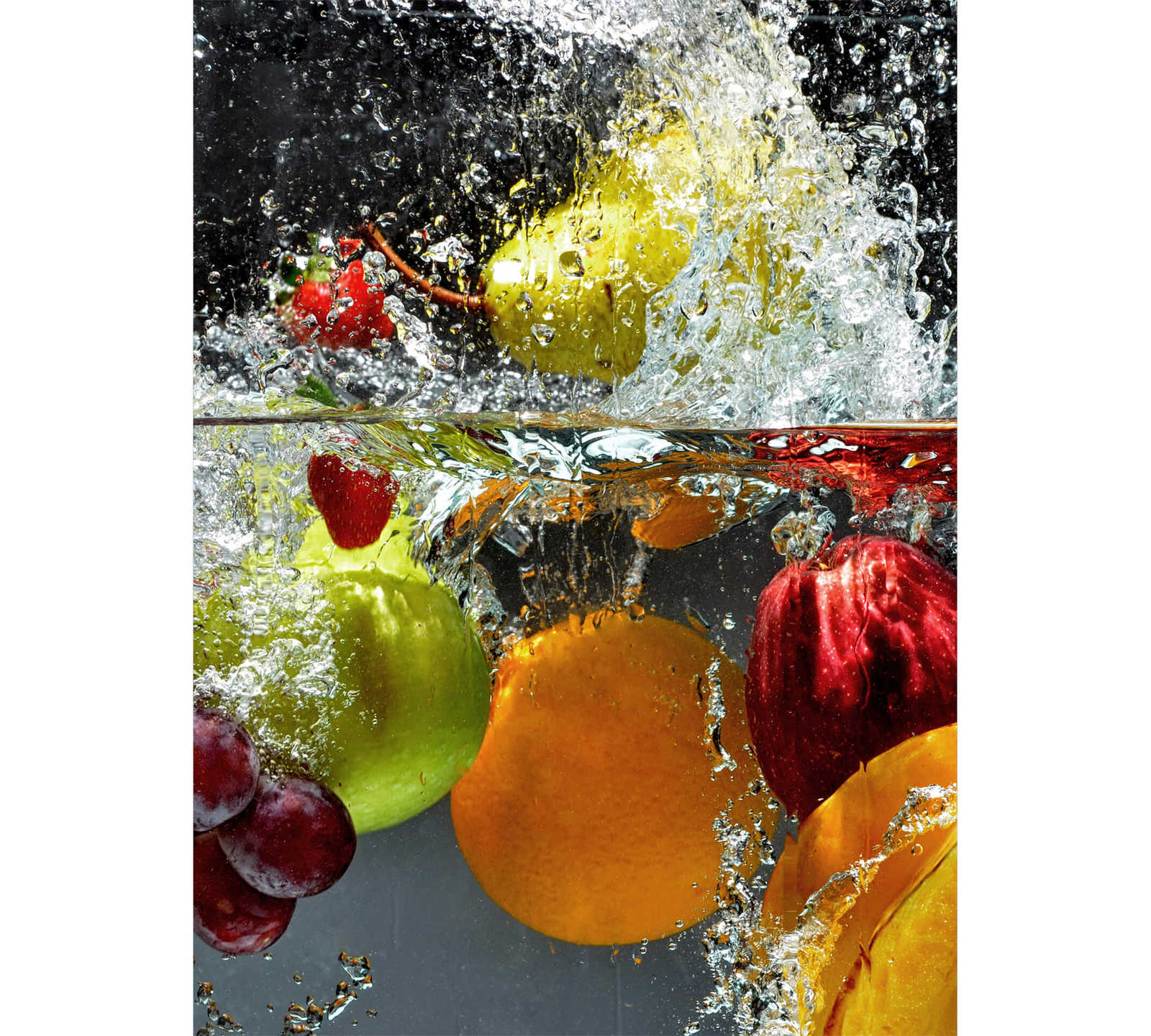         Fototapete Obst im Wasser, Hochformat – Bunt, Gelb, Rot
    