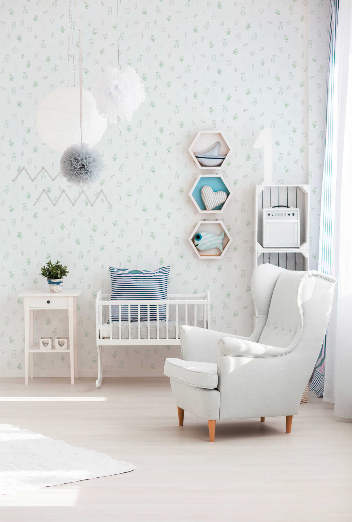             süße Babyzimmer-Tapete mit Kindermuster – Weiß, Grün
        
