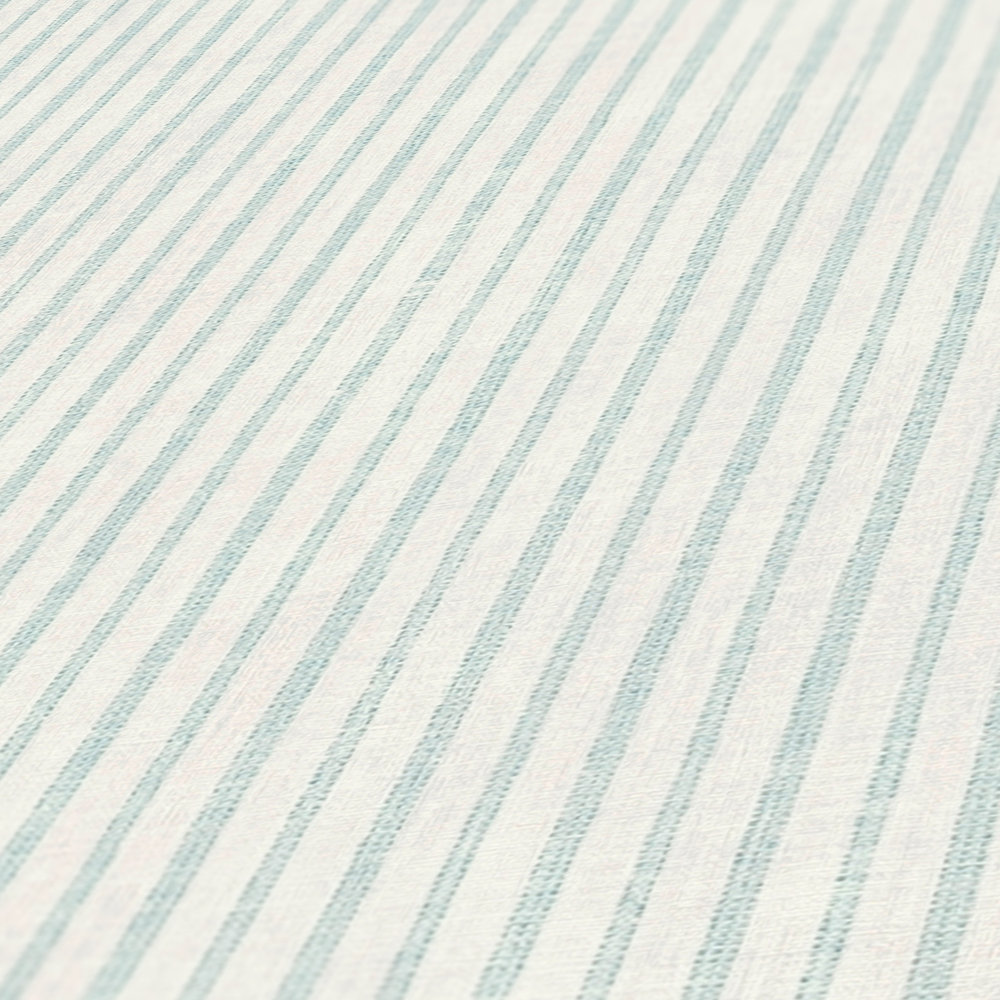             Vliestapete mit dezenten Streifen im Landhausstil – Creme, Blau
        