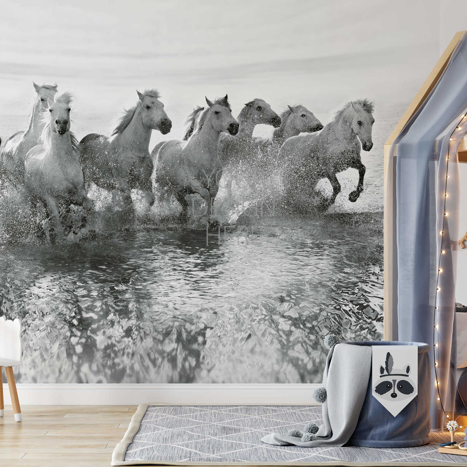             Fototapete weiße Pferde im Wasser – Weiß, Grau, Schwarz
        