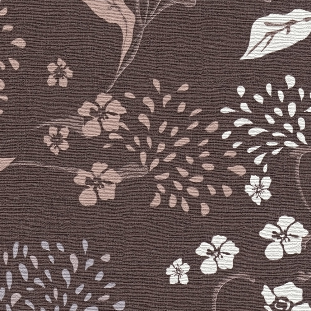             Blumentapete mit verspieltem Muster & Leinenoptik – Weinrot, Grau, Weiß
        
