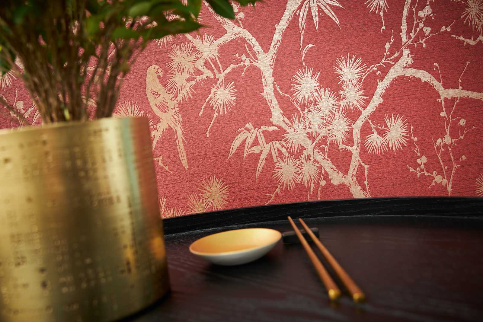             Vliestapete mit natürlichem Design & Gold-Muster – Metallic, Rot
        