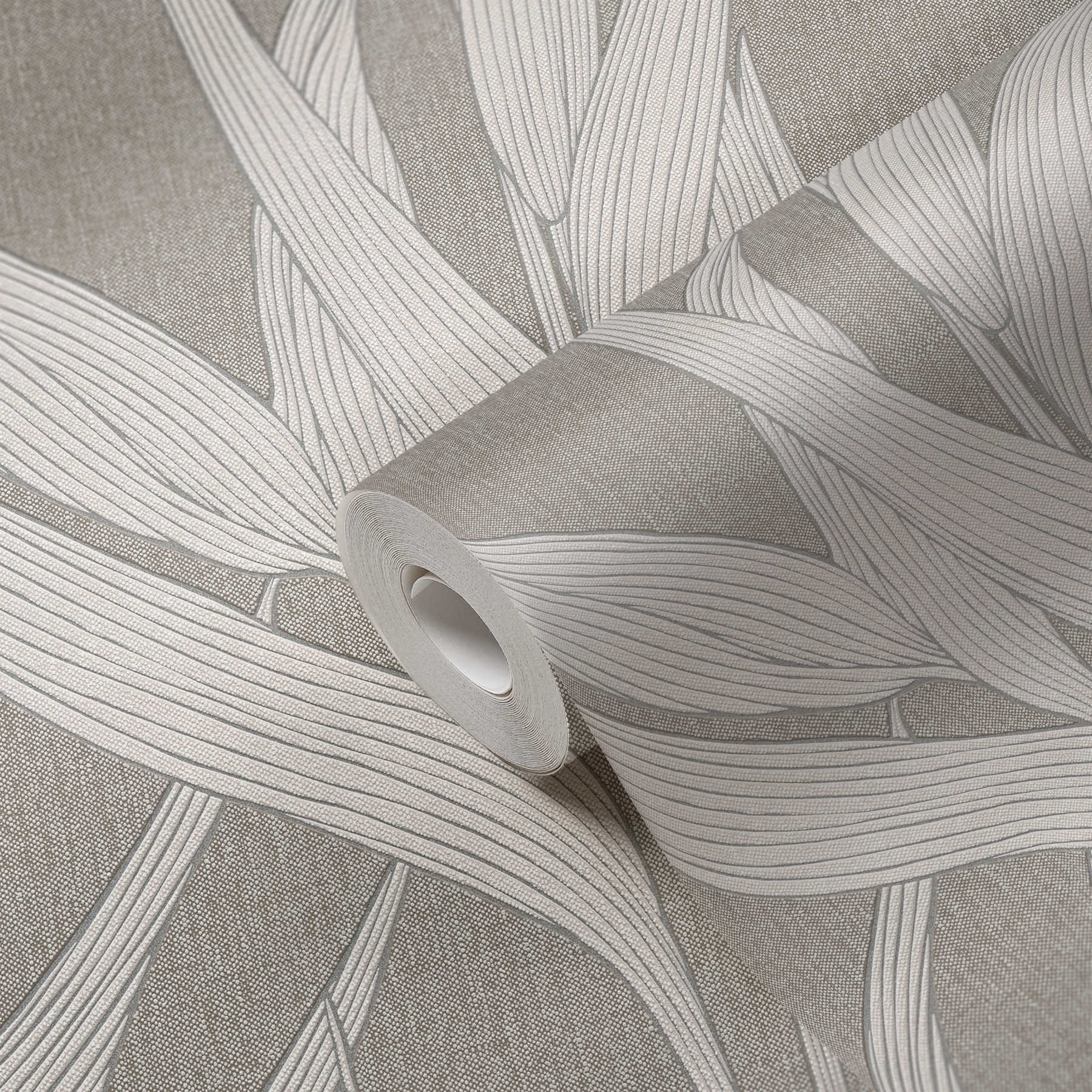             Leinenoptik Tapete mit natürlichem Blätter Design – Braun
        