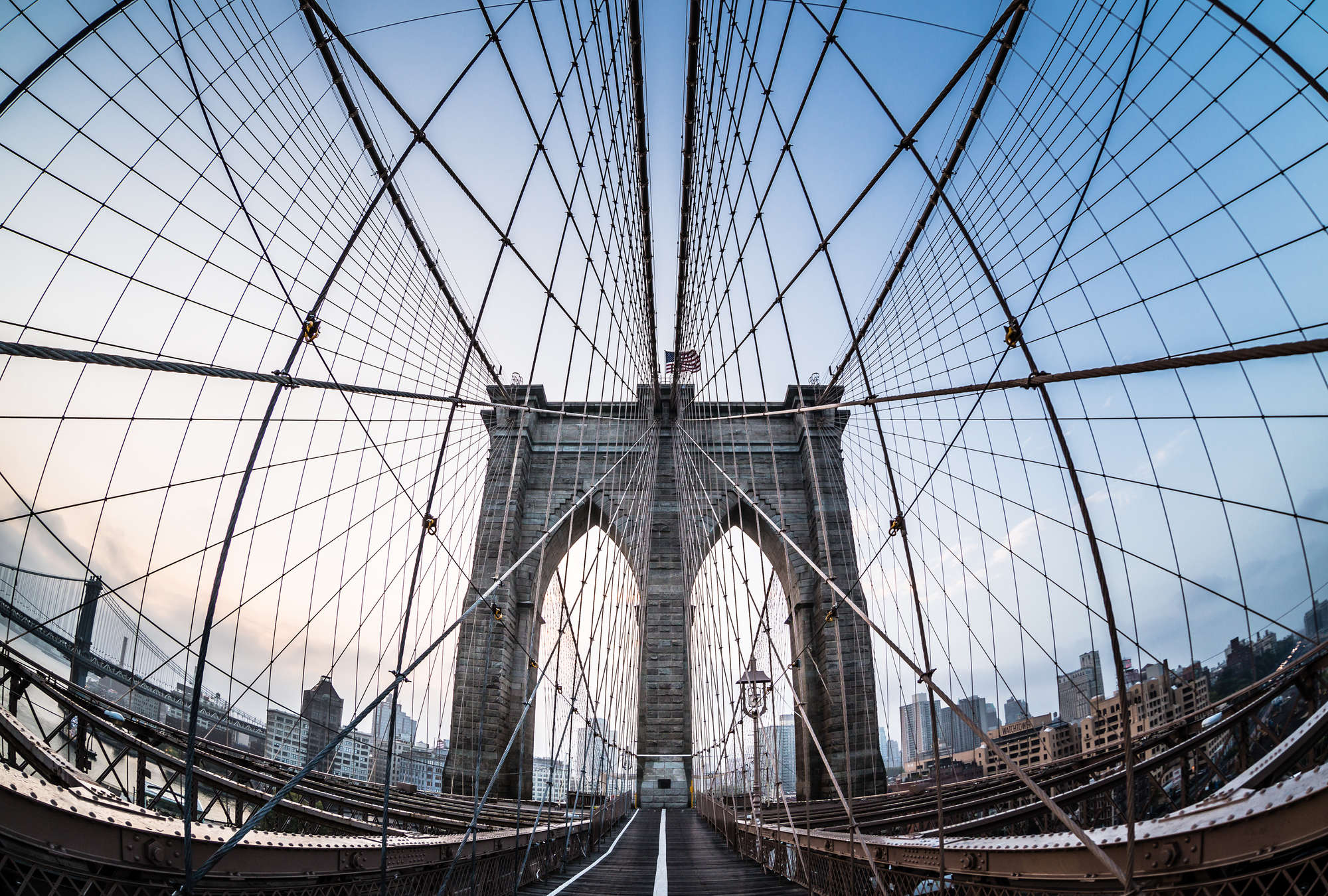             Fototapete Nahaufnahme der Brückenkonstruktion der Brooklyn Bridge
        