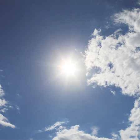         Himmel blau – Fototapete Sonnenschein & blauem Wolkenhimmel
    