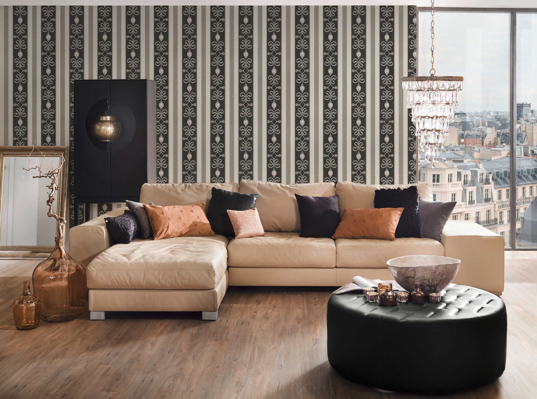             Luxus Tapete mit Metallic Streifen & Ornamente – Schwarz
        