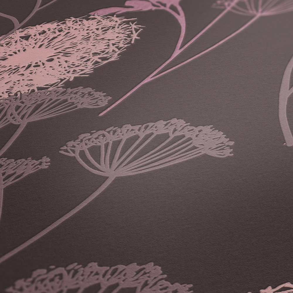             Strukturtapete mit Blüten-Muster in warmen Farben – Braun, Rosa, Beige
        