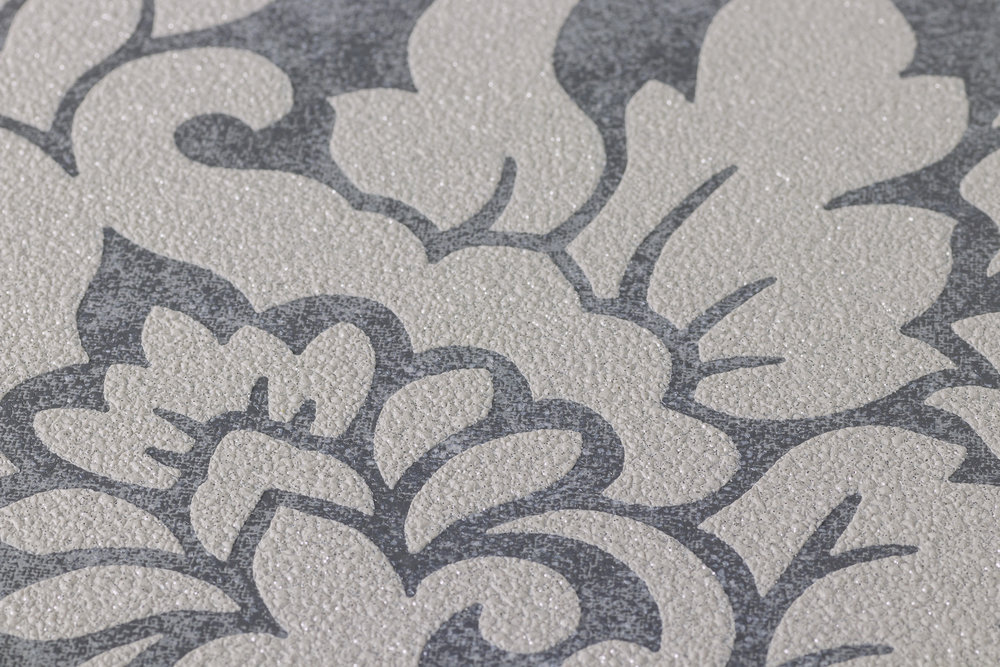             Florale Ornamenttapete mit Metallic-Effekt – Grau, Beige, Silber
        
