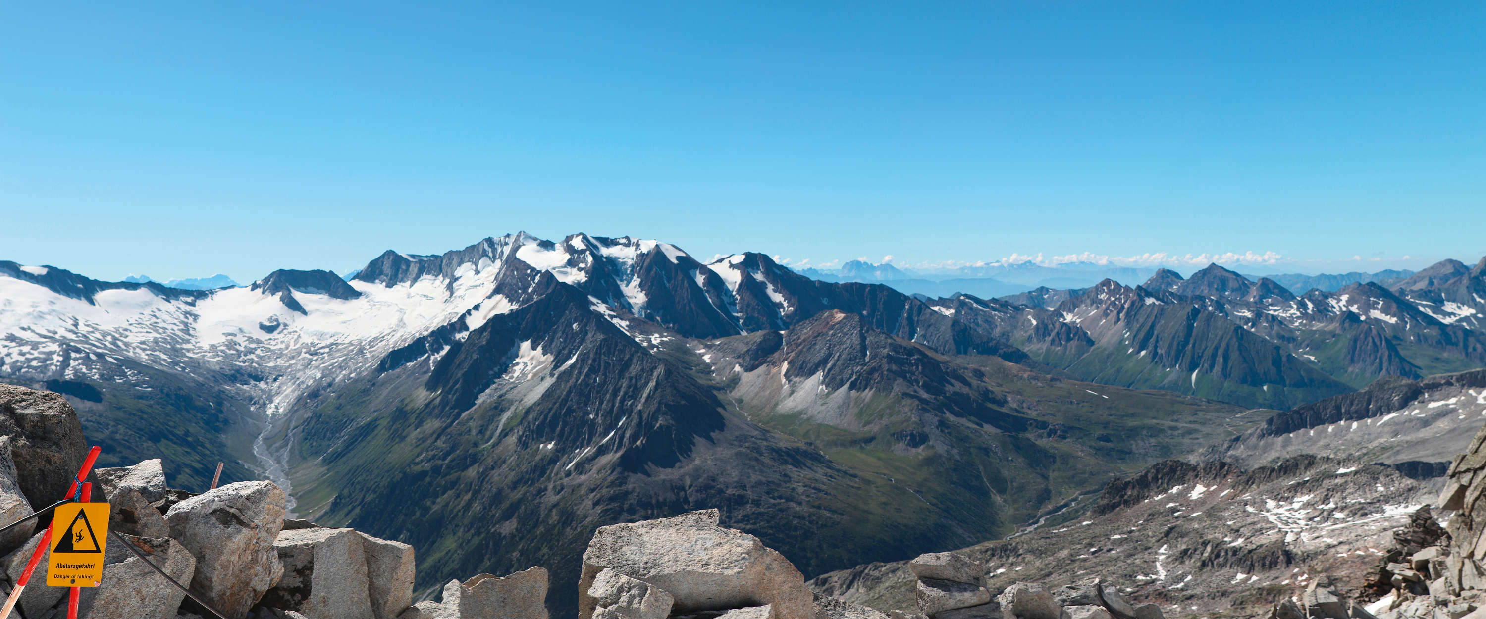             Fototapete mit Weitsicht auf das Alpenpanorama
        