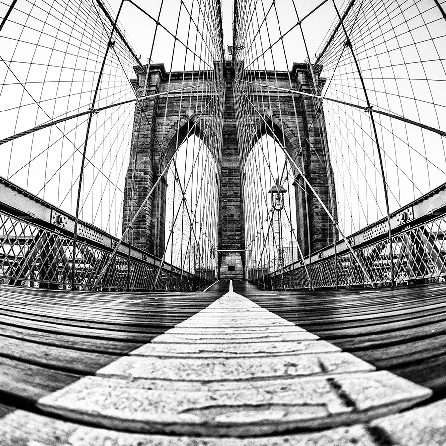 Fototapete Brooklyn Bridge in Schwarz-Weiß – Mattes Glattvlies
