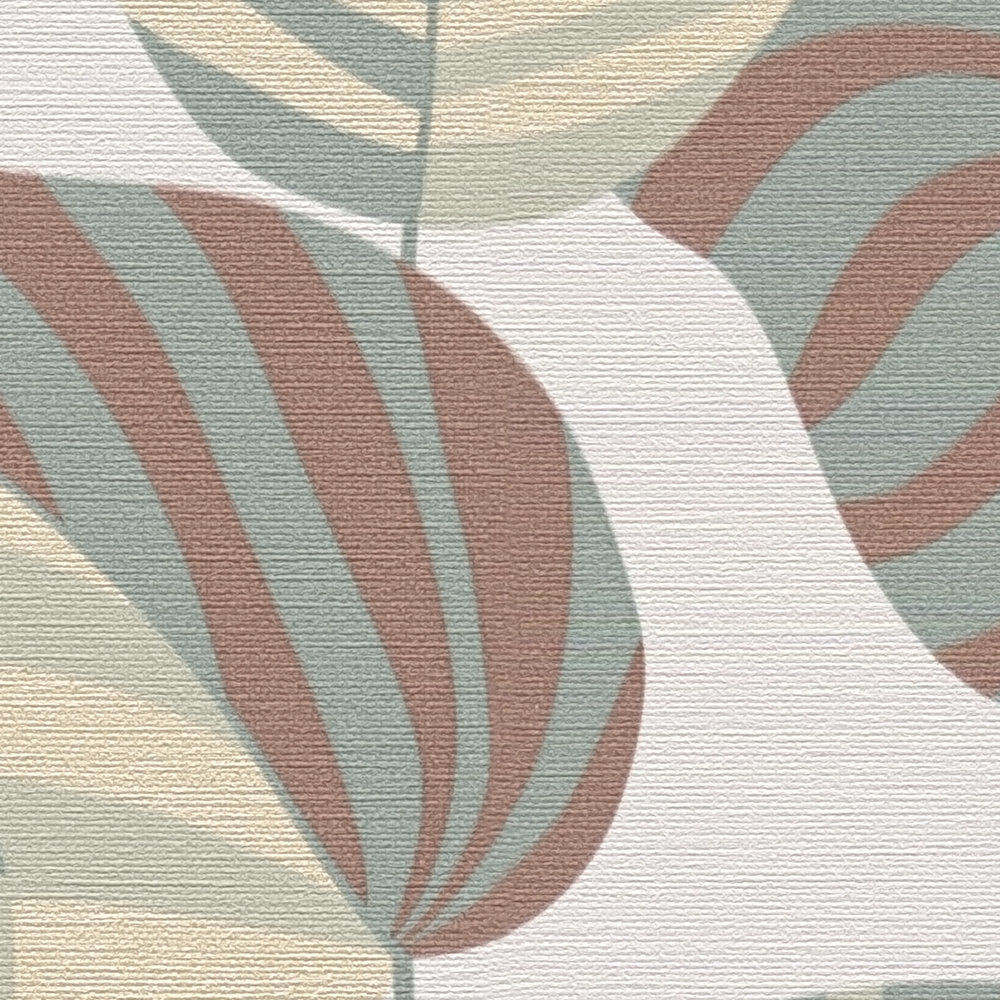             Vliestapete mit großen Palmblättern in dezenter Farbe – Weiß, Grün, Orangerot
        
