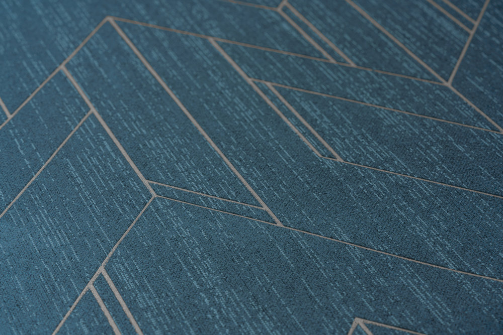             Dunkelblaue Tapete mit silbernem Grafikmuster & Glanzeffekt – Blau, Metallic
        