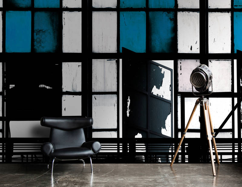             Bronx 3 - Fototapete, Loft mit Buntglas-Fenstern – Blau, Schwarz | Mattes Glattvlies
        