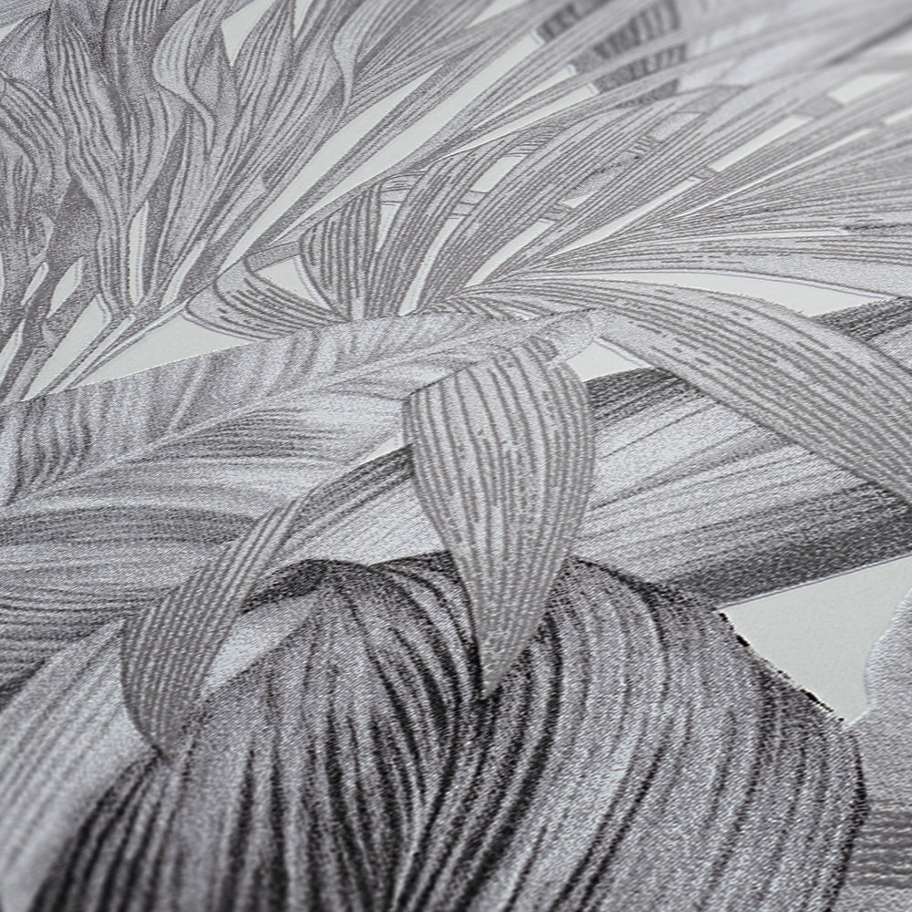             Mustertapete mit Blättermotiv im Zeichenstil – Schwarz, Weiß, Grau
        