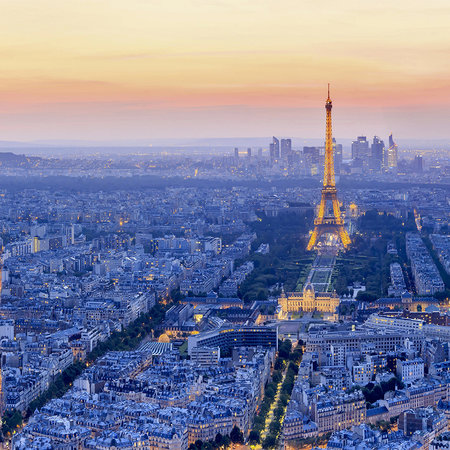         Fototapete Paris leuchtet Metropole im Morgengrauen
    