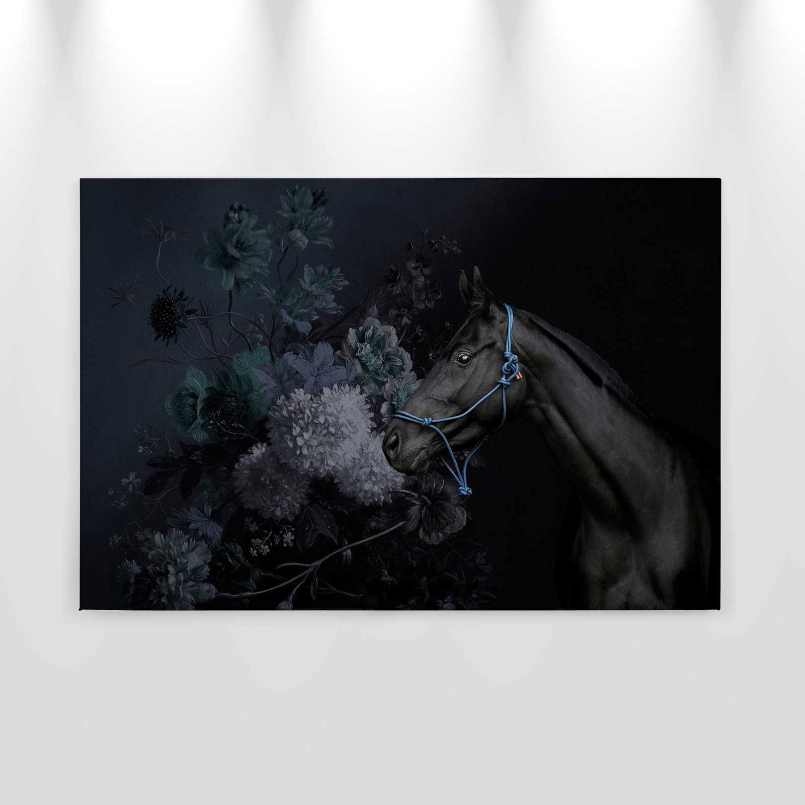             Pferde Leinwandbild im Portrait-Stil mit Blumen – 0,90 m x 0,60 m
        