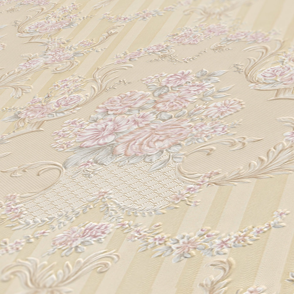             Neobarock Tapete mit Rosen-Ornamenten & Streifen – Beige, Metallic
        