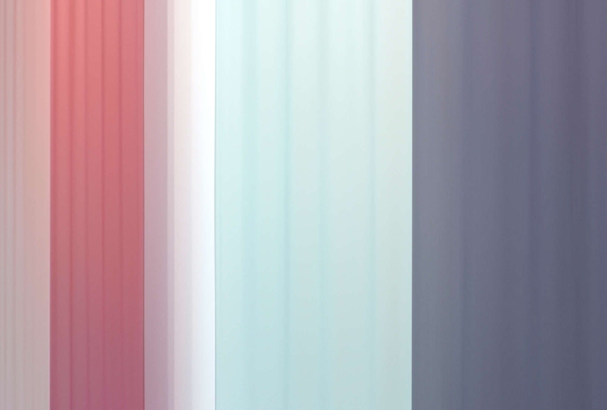             Fototapete »co-colores 2« - Farbverlauf mit Streifen – Pink, Hellblau Dunkelblau | Glattes, leicht glänzendes Premiumvlies
        