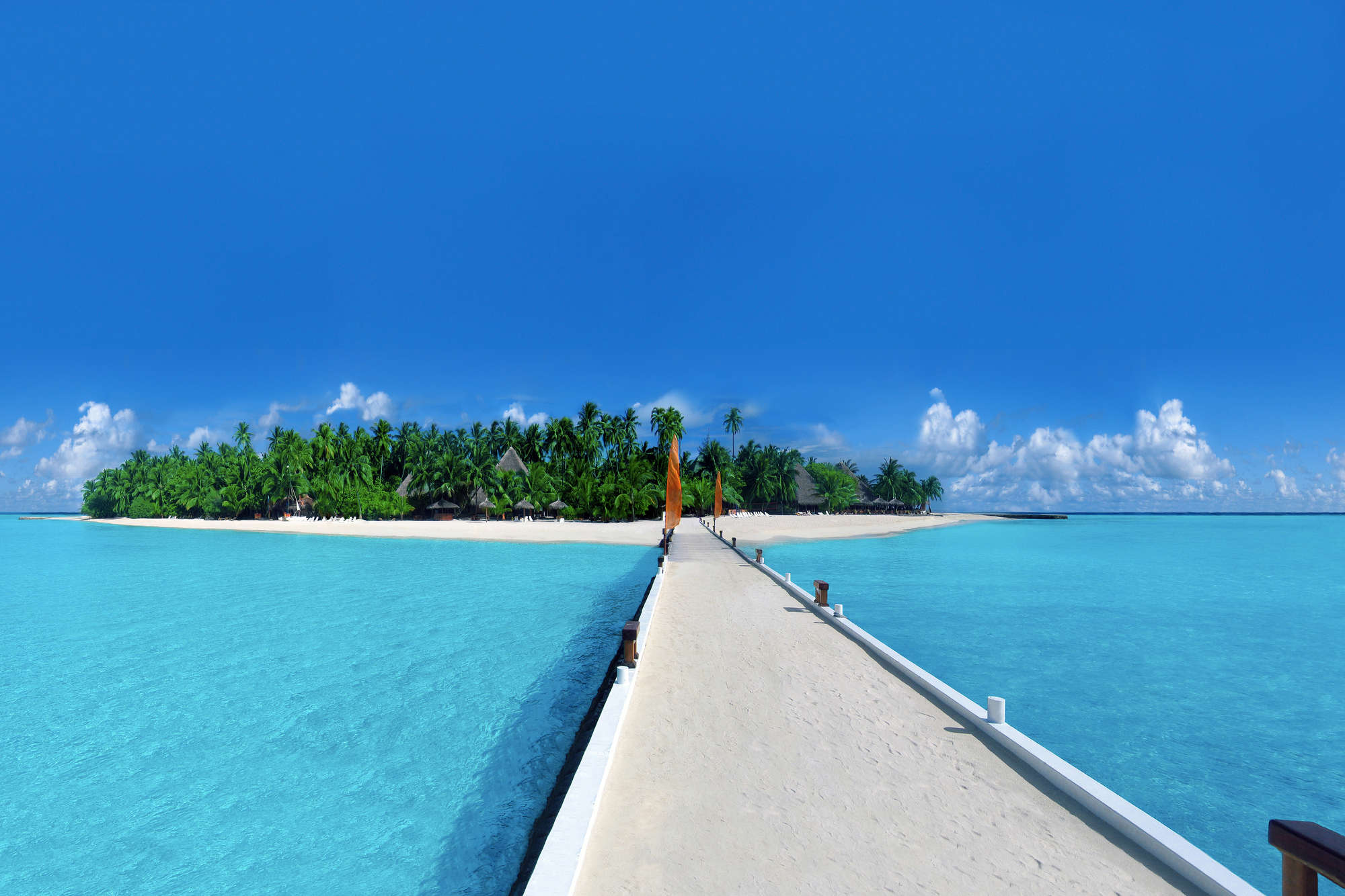             Insel Fototapete Brücke zu Insel mit Palmen auf Premium Glattvlies
        