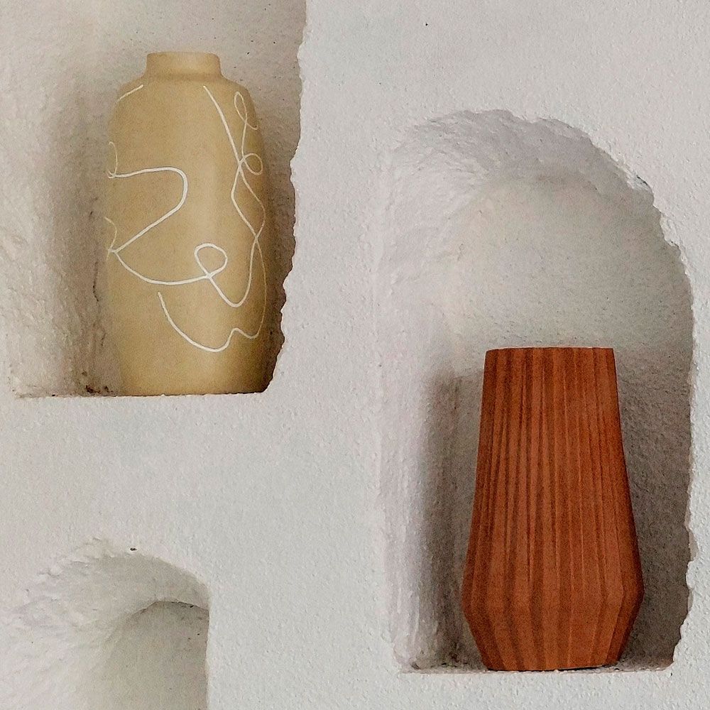             Fototapete »stucco« - Art-Déco Kunstgegenstände in Mauerwerk – Glattes, leicht perlmutt-schimmerndes Vlies
        