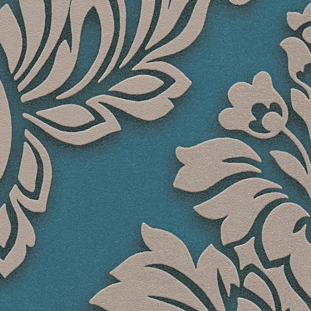             Barock Tapete Ornamente mit Glitzereffekt – Blau, Silber, Beige
        