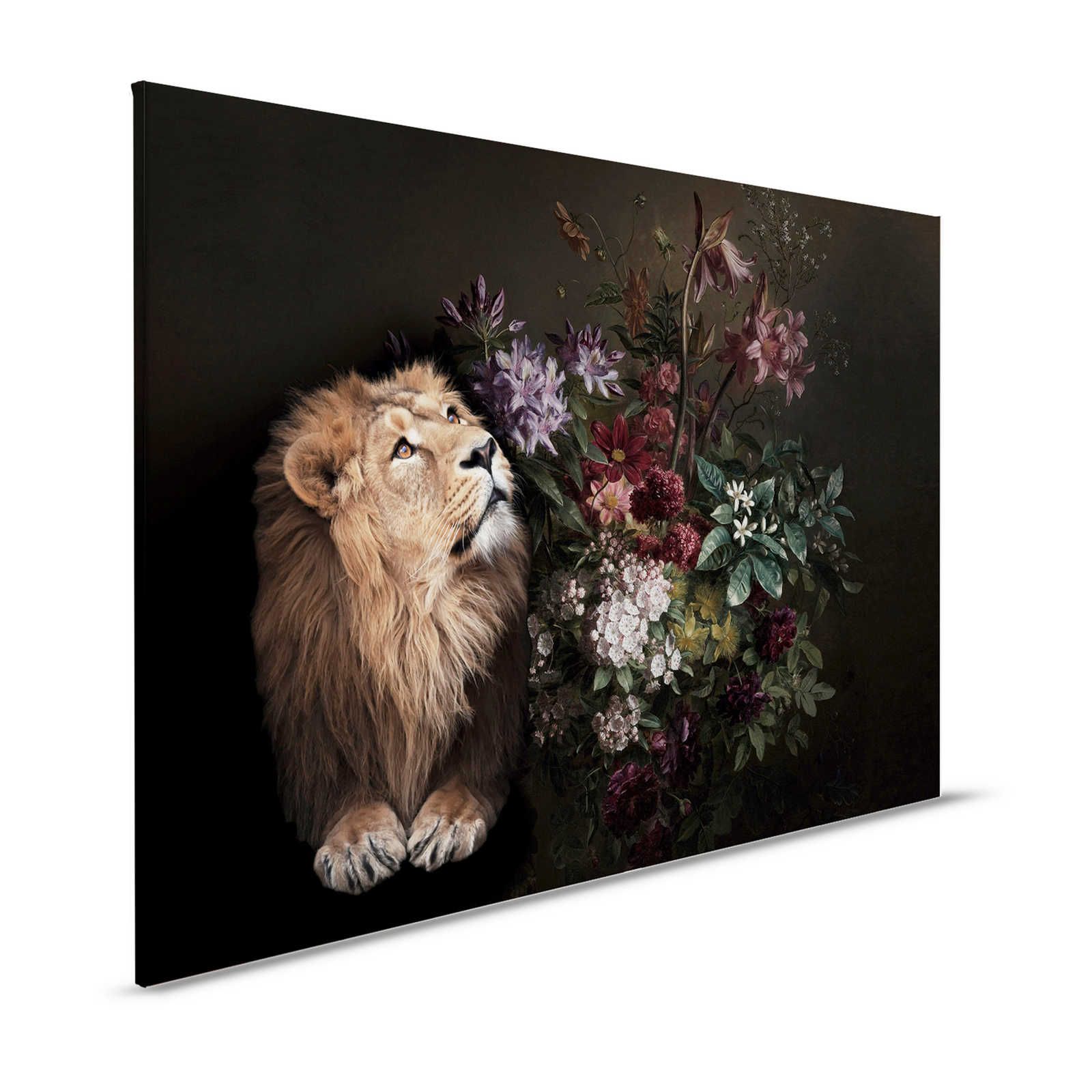         Leinwandbild Löwe Portrait mit Blumen – 1,20 m x 0,80 m
    
