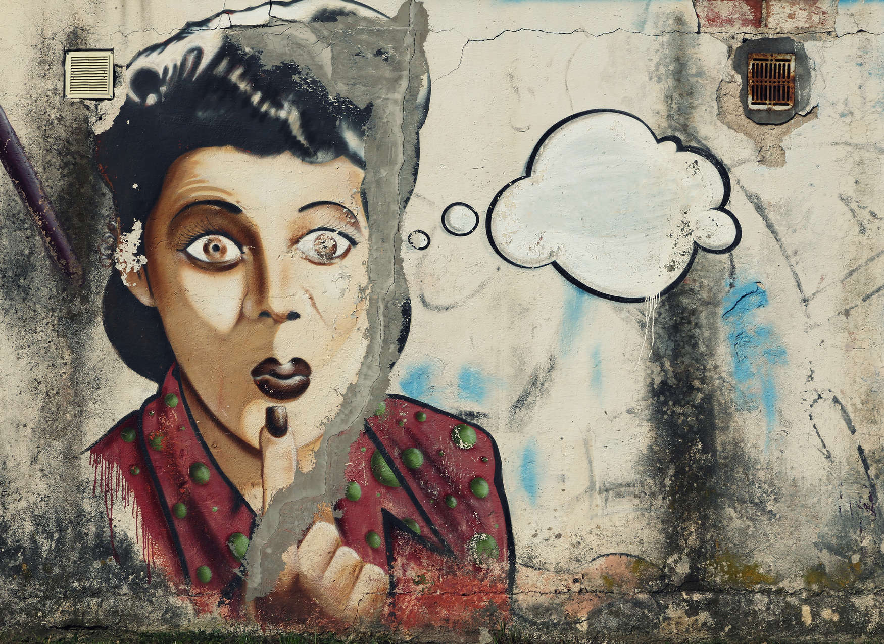             Fototapete Frau mit Gedankenblase als Graffiti auf Steinwand – Grau, Rot, Weiß
        