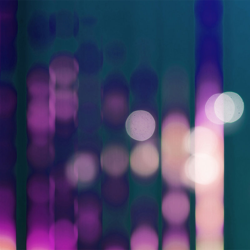 Big City Lights 3 - Fototapete mit Lichtreflexe in Violett – Blau, Violett | Struktur Vlies
