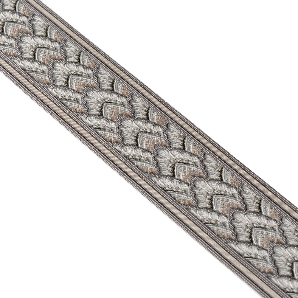            Tapetenbordüre Stuckdekor mit Silber-Effekt – Metallic
        