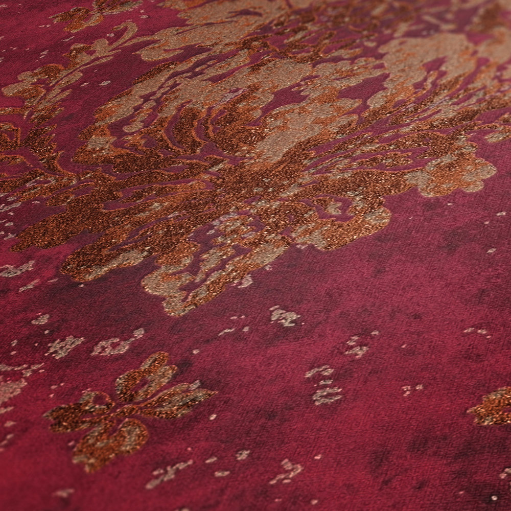             Weinrote Tapete mit Ornamenten im Boho Stil – Metallic, Rot
        