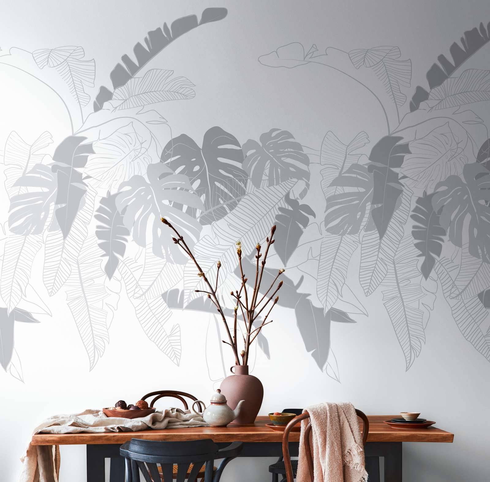             Dschungeltapete mit Palmenblättermotiv – weiß, grau
        