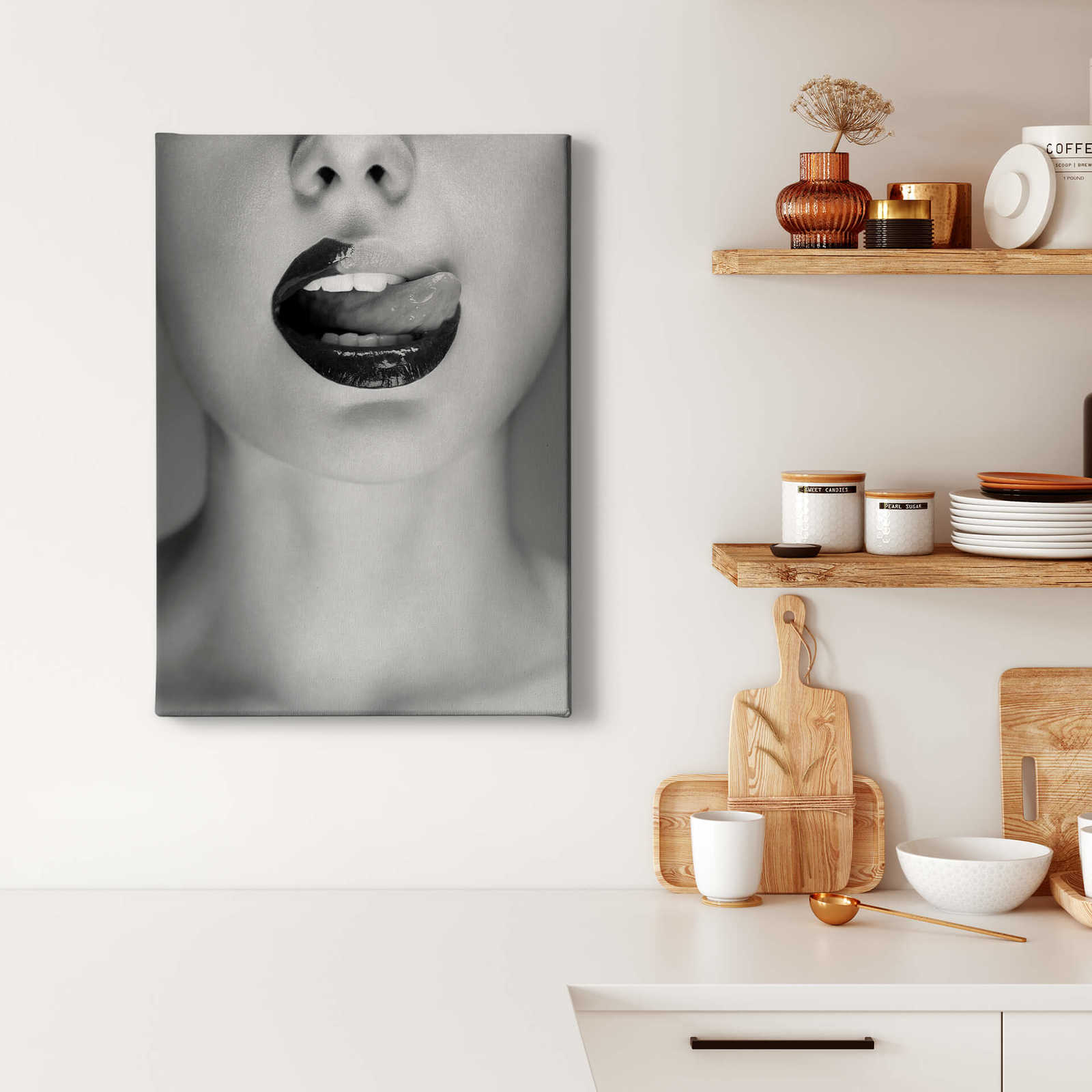             Leinwandbild Porträt Mund mit Schokolade – 0,50 m x 0,70 m
        