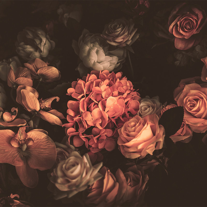 Romantische Fototapete mit Blumenstrauß – Orange, Rosa, Schwarz
