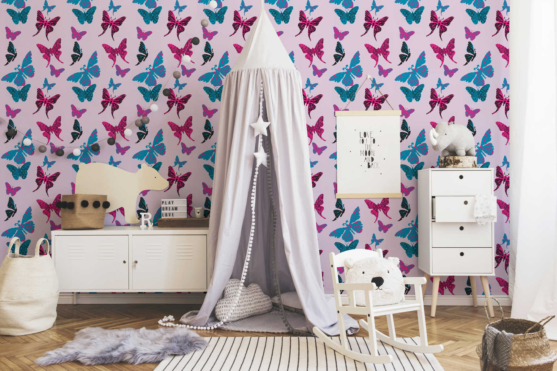             Schmetterling Tapete im Grafik-Design fürs Kinderzimmer– Violett, Blau
        