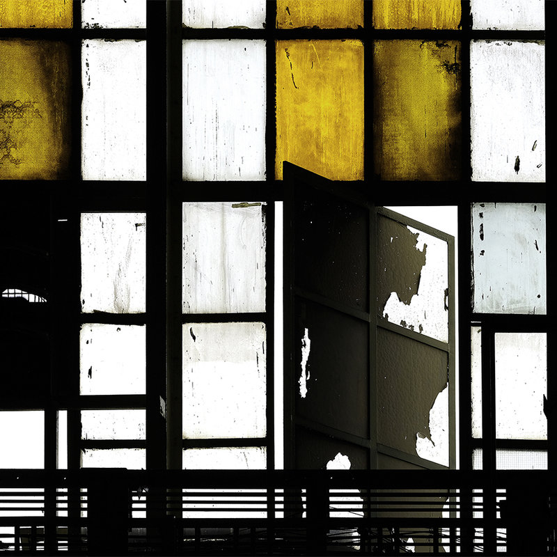 Bronx 1 - Fototapete, Loft mit Buntglas-Fenstern – Gelb, Schwarz | Struktur Vlies
