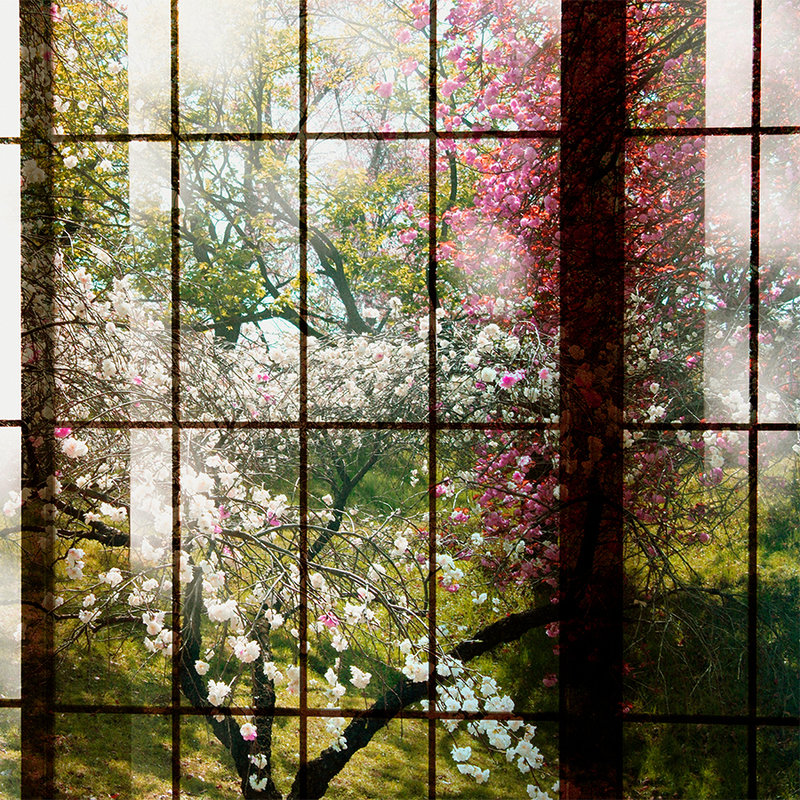 Orchard 1 - Fototapete, Fenster mit Garten Ausblick – Grün, Rosa | Perlmutt Glattvlies
