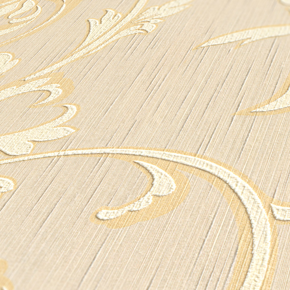             Ornament Tapete mit Seidenoptik – Creme, Gold, Beige
        