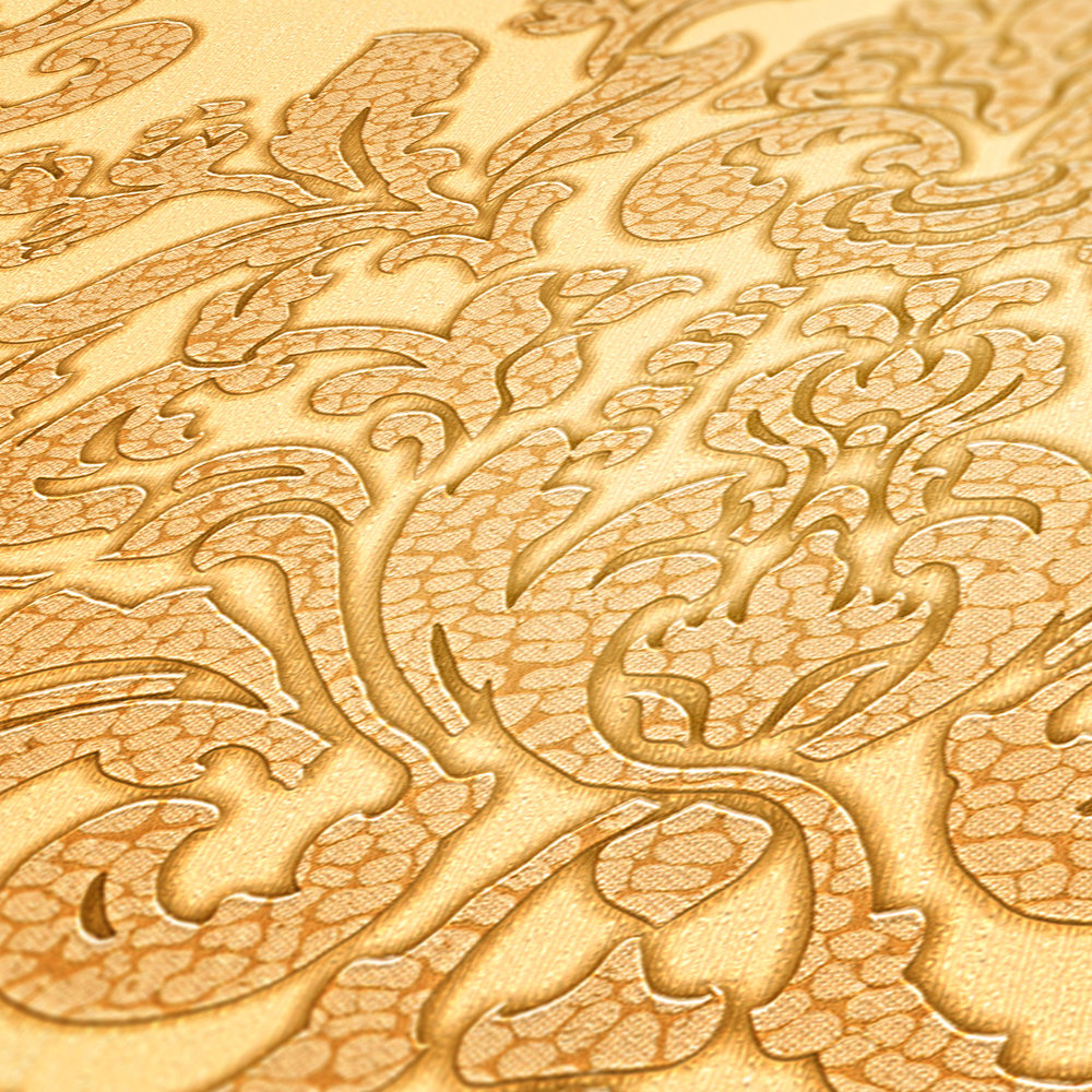             Ornament Vliestapete Gold mit Krakelee Effekt – Metallic
        