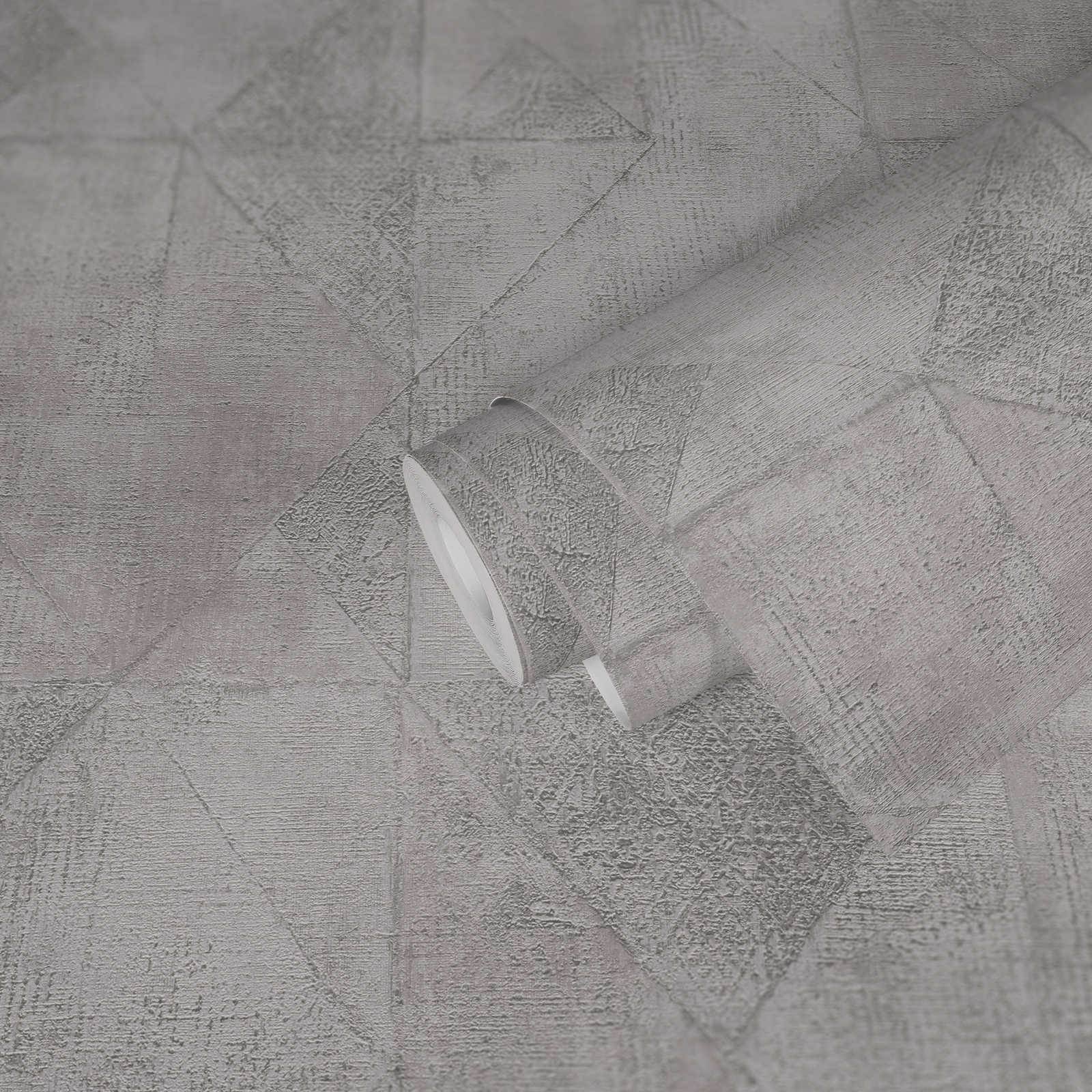             Tapete mit Grafik Dreieck-Muster metallic glänzend strukturiert – Grau, Silber
        
