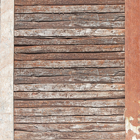         Fototapete alte Holzwand zwischen rostigen Stahlträgern
    