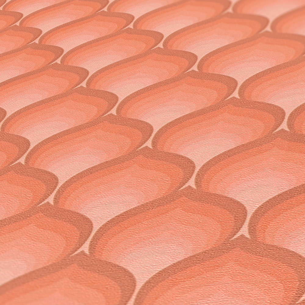            Retro Vliestapete mit Schuppenmuster in warmen Farben – Orange, Rot, Rosa
        