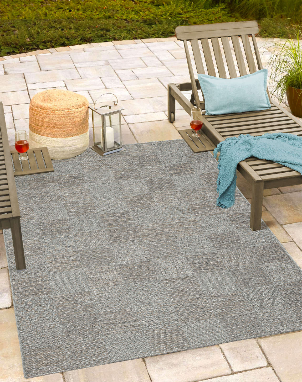             Schlichter Outdoor Teppich in Greige – 280 x 200 cm
        