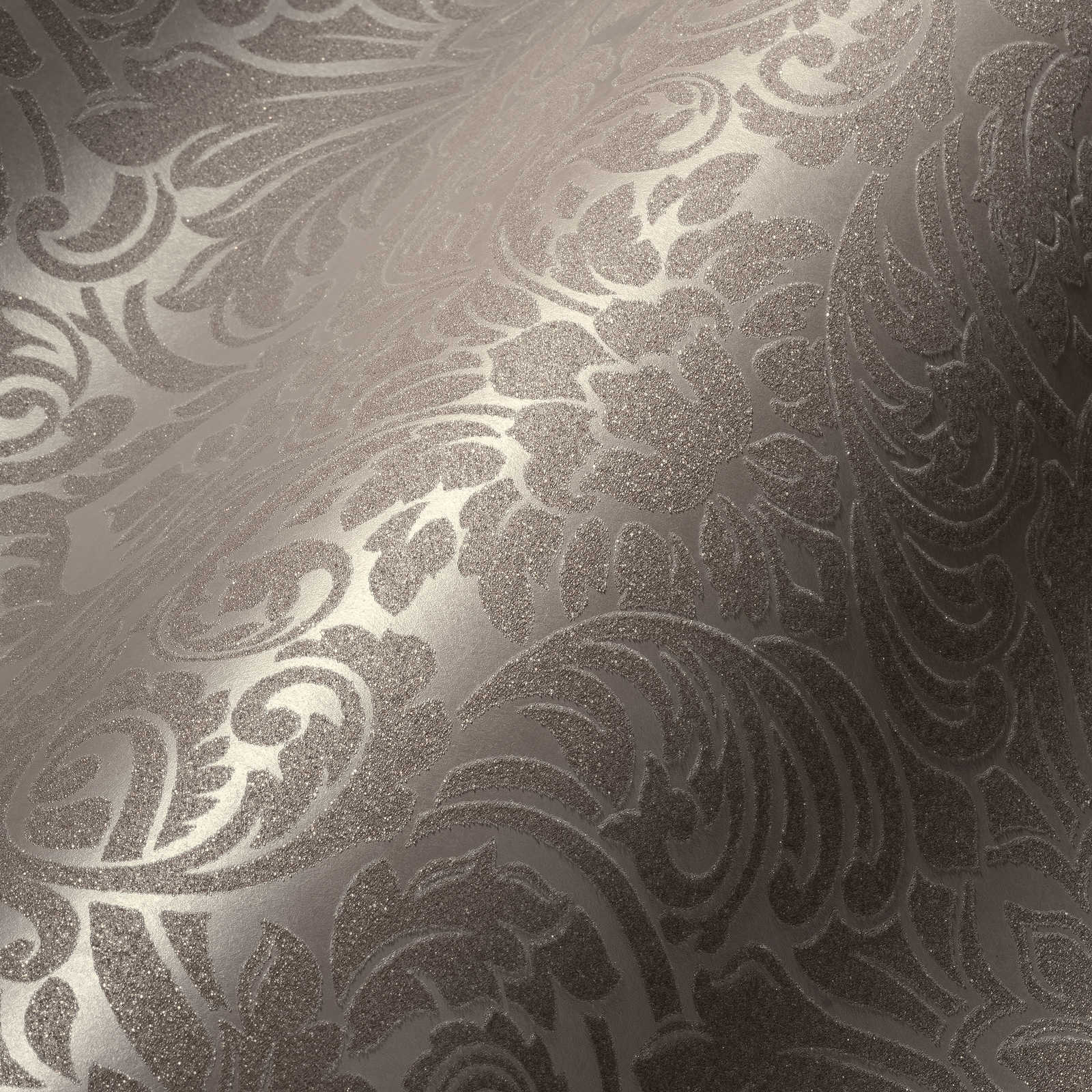             Ornamenttapete mit Metallic-Effekt und floralem Design – Bronze, Braun
        