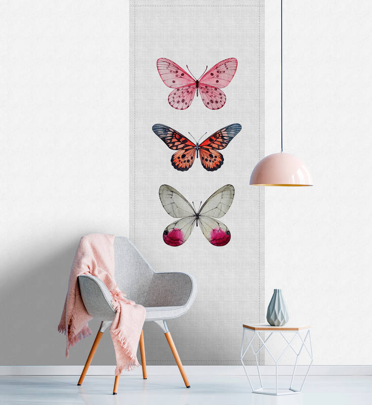             Buzz panels 1 - Fotopaneel mit bunten Schmetterlinge in naturleinen Struktur – Grau, Rosa | Premium Glattvlies
        
