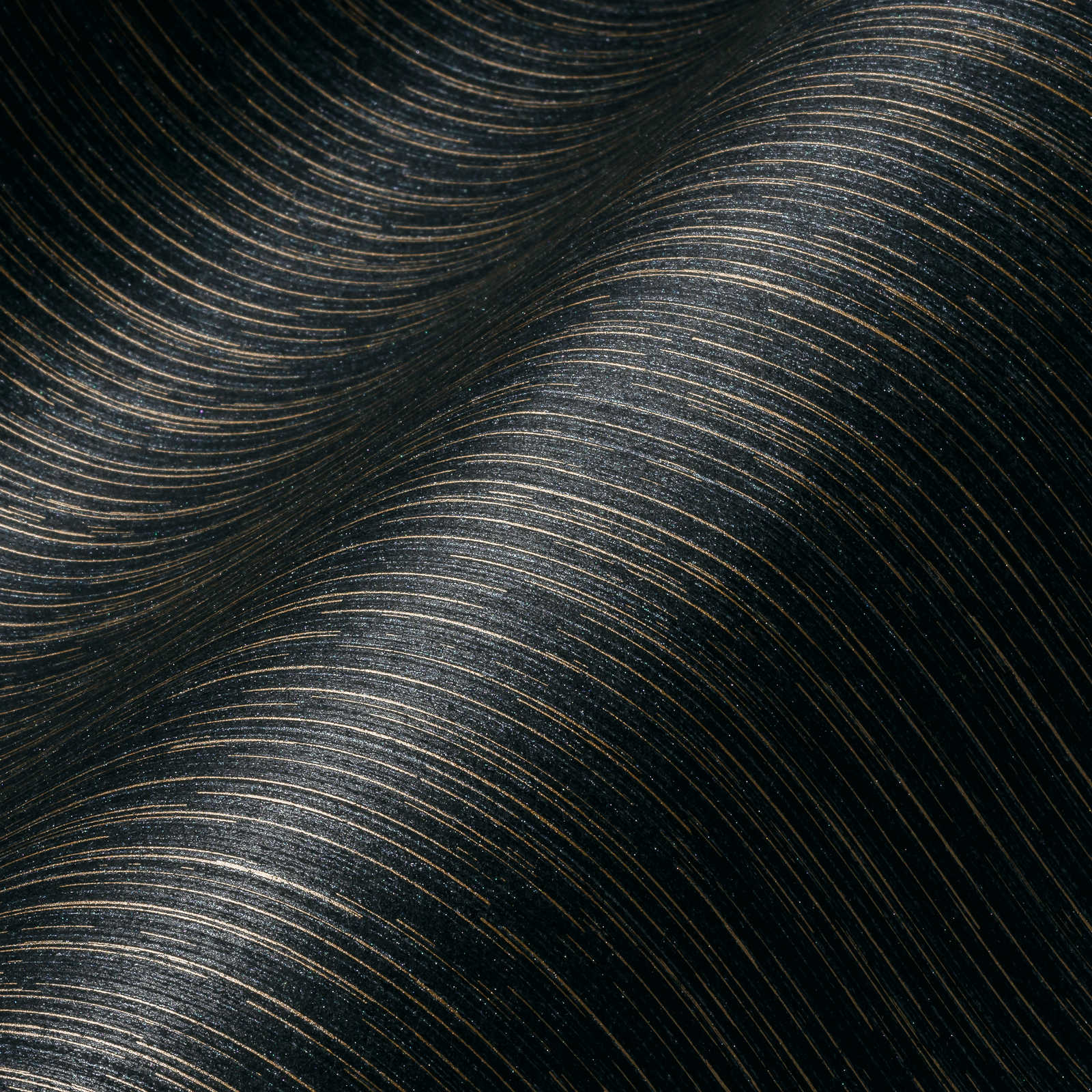             Schwarze Tapete mit Gold & Silber Linienmuster – Schwarz, Grau
        