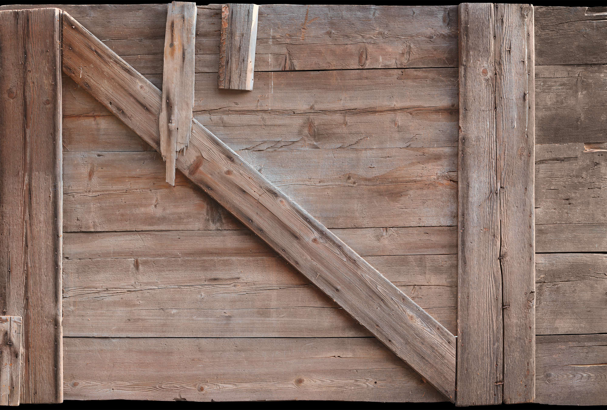             Scheunentor Fototapete Holz Design im Landhaus Stil
        