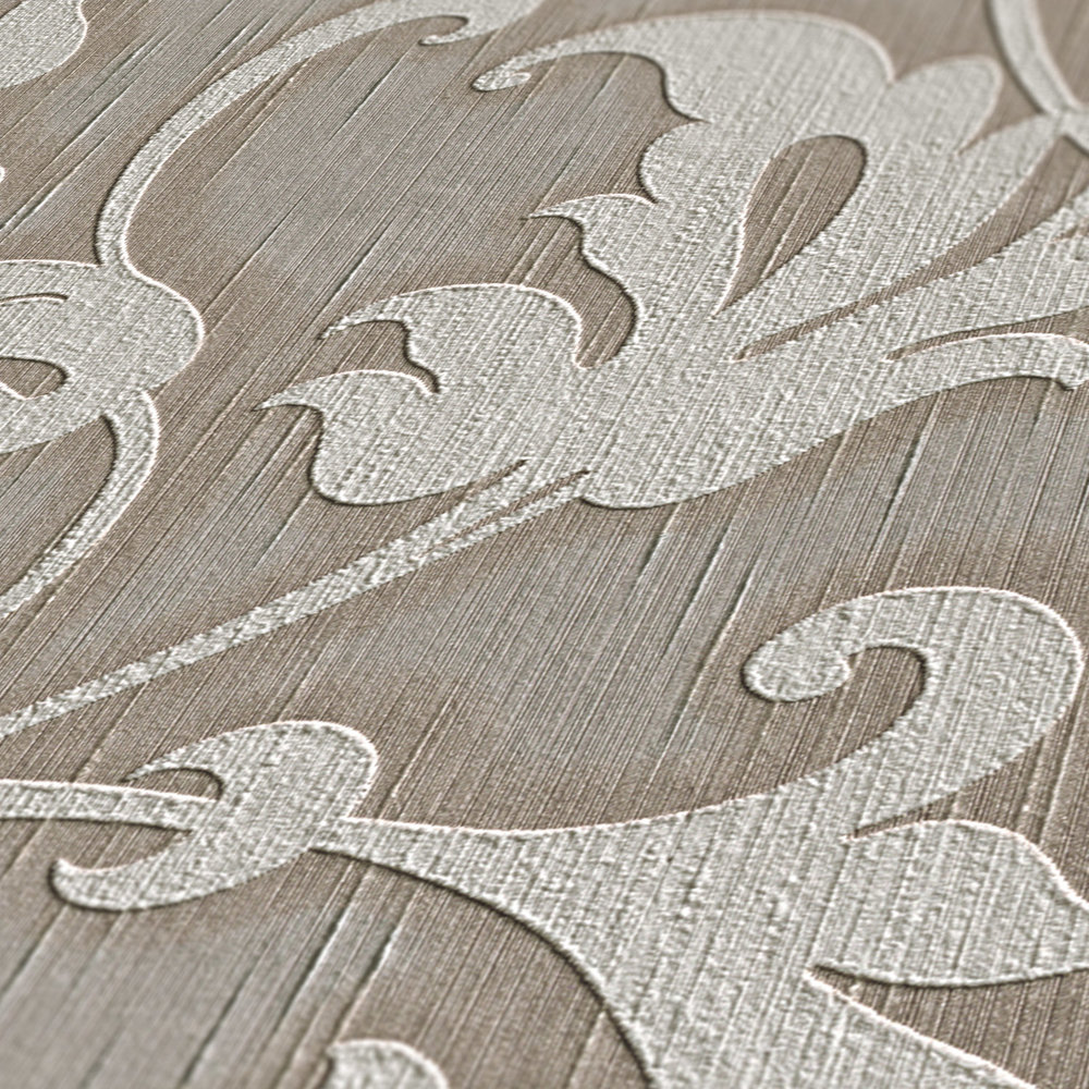             Premium Ornament Tapete mit Textilstruktur & Prägemuster – Grau, Braun
        